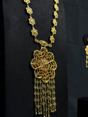 Floral Filigree Tassel Set